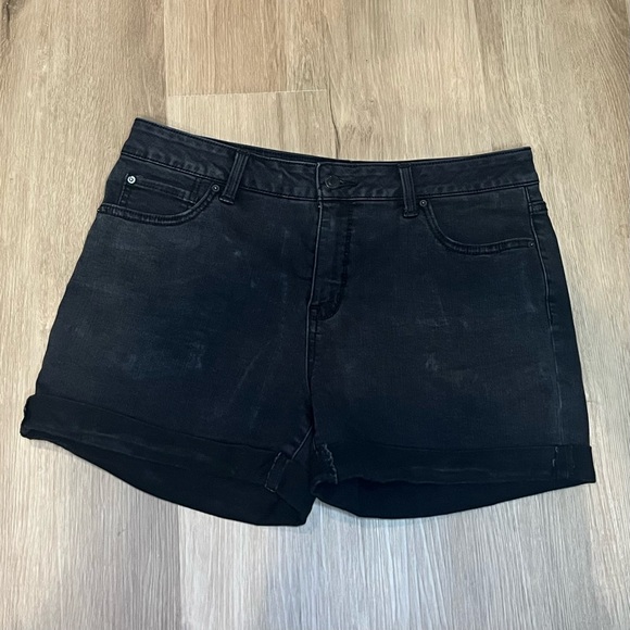 Time and Tru Pants - Time and Tru Women's Mid-Rise Stretch Black Denim Shorts with Rolled Cuffs 14